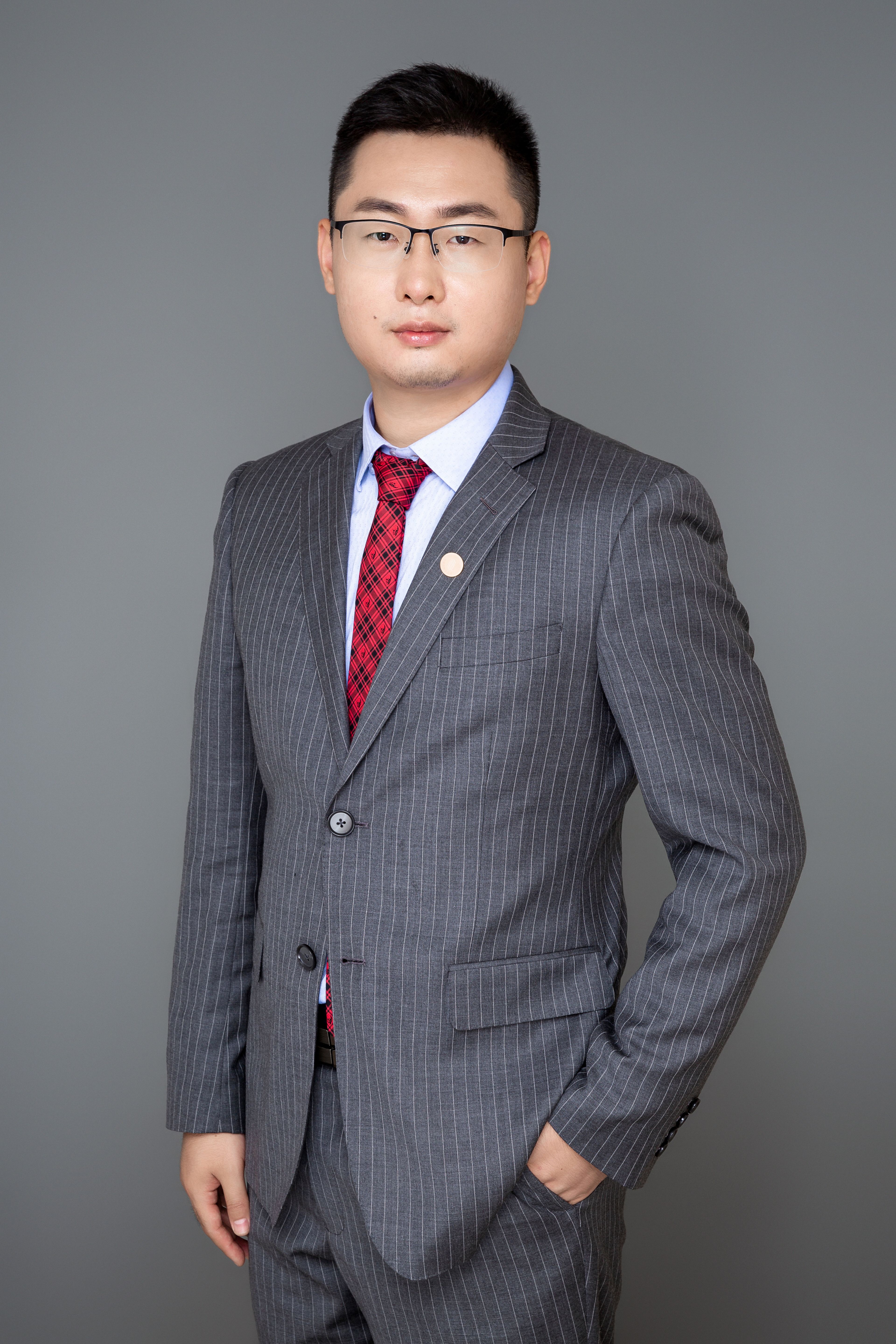 邱少龙律师照片