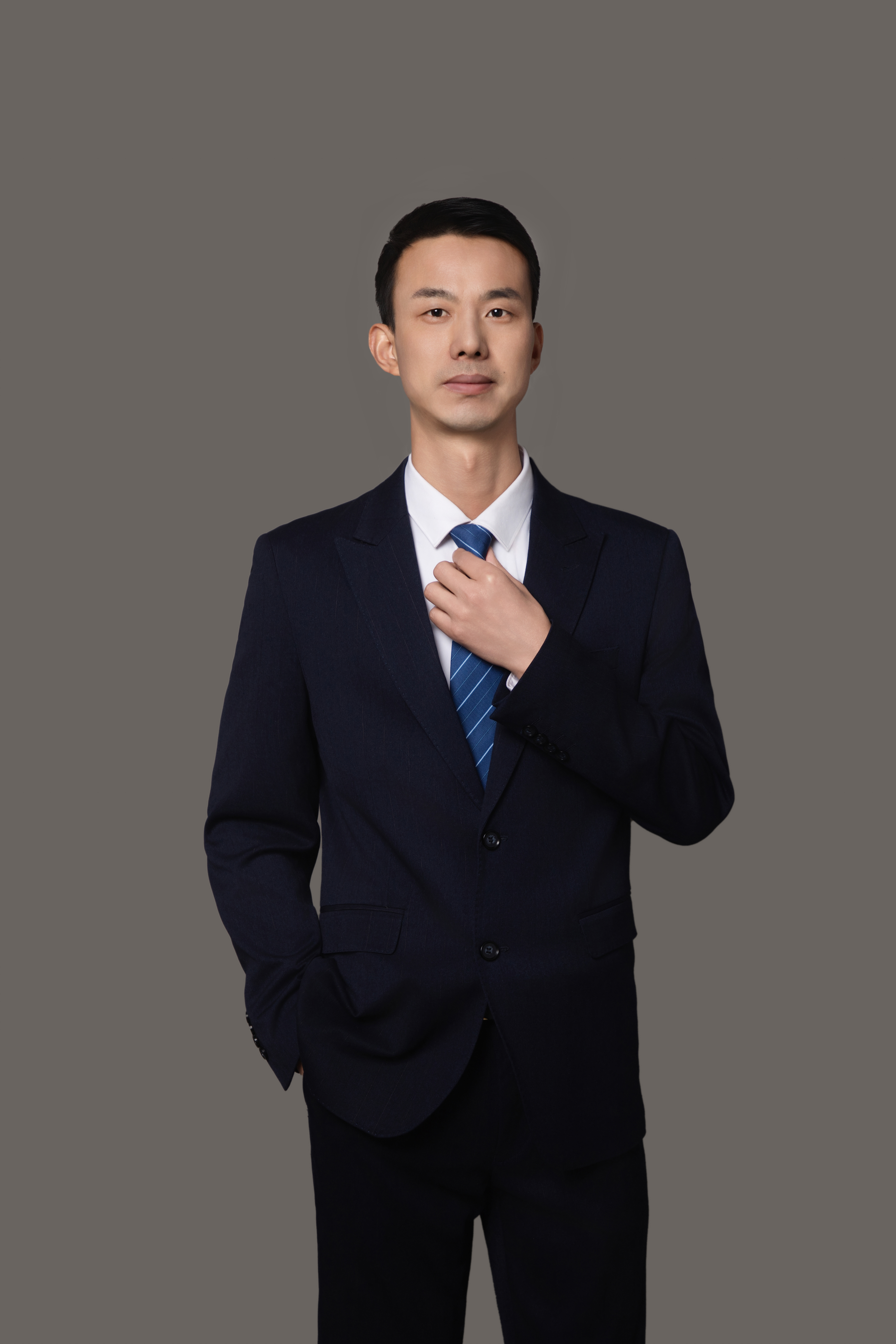 王鑫鑫律师照片